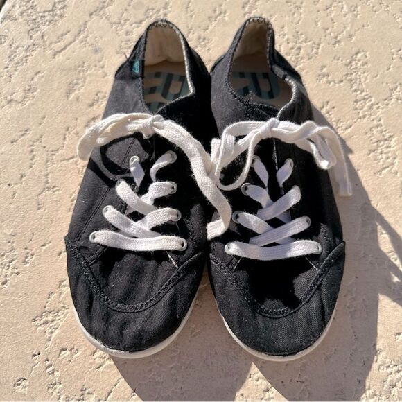 Roxy Black Drifter Lace-Up Sneakers - Picture 1 of 9